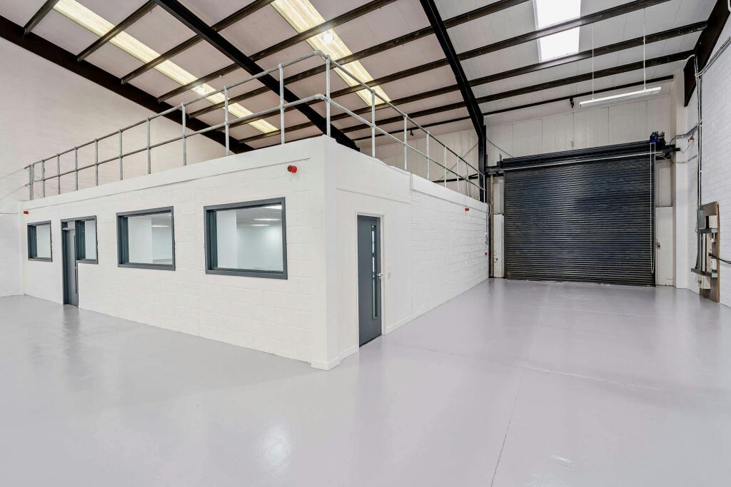 8636726interior26800.jpg