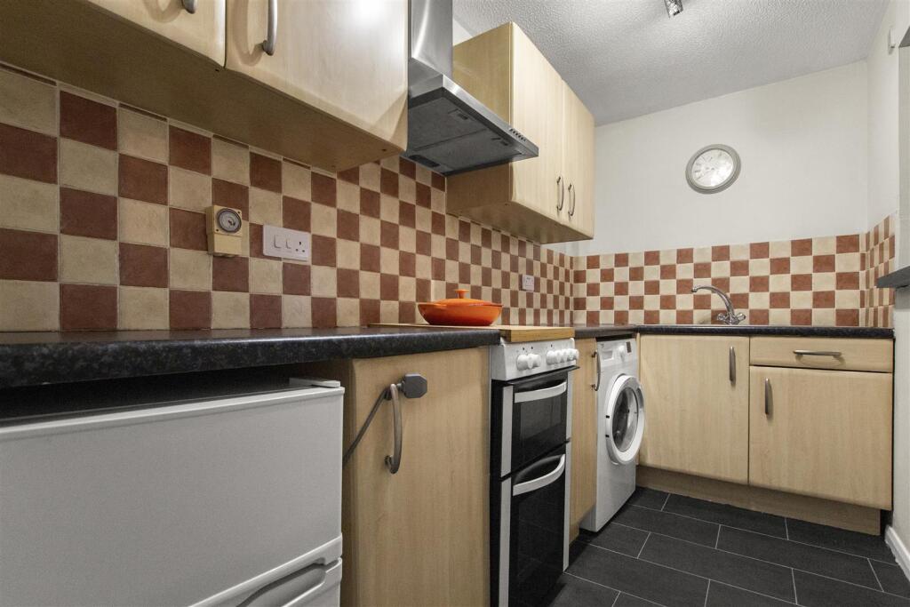 Apartment in Preston, Ingol and Tanterton - View 3