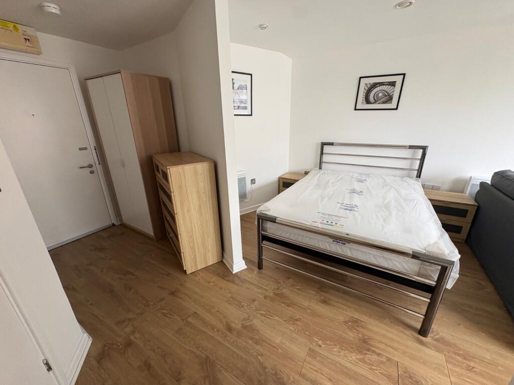 Apartment in Sheffield, South Yorkshire - View 5