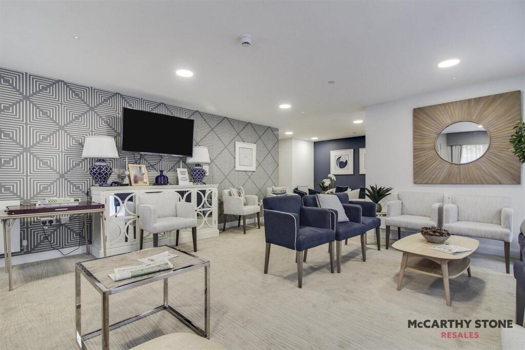 Additional image 29 of Great North Road, Hatfield