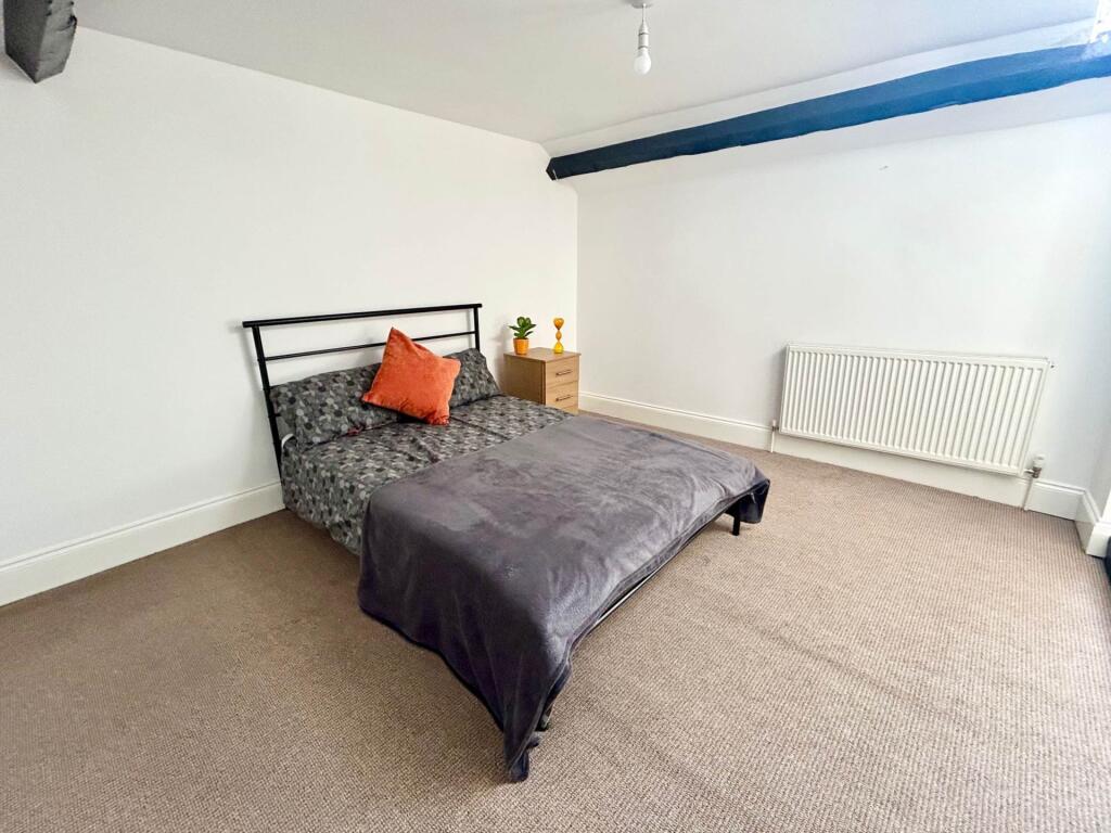 Main image of property: High Street, Banbury