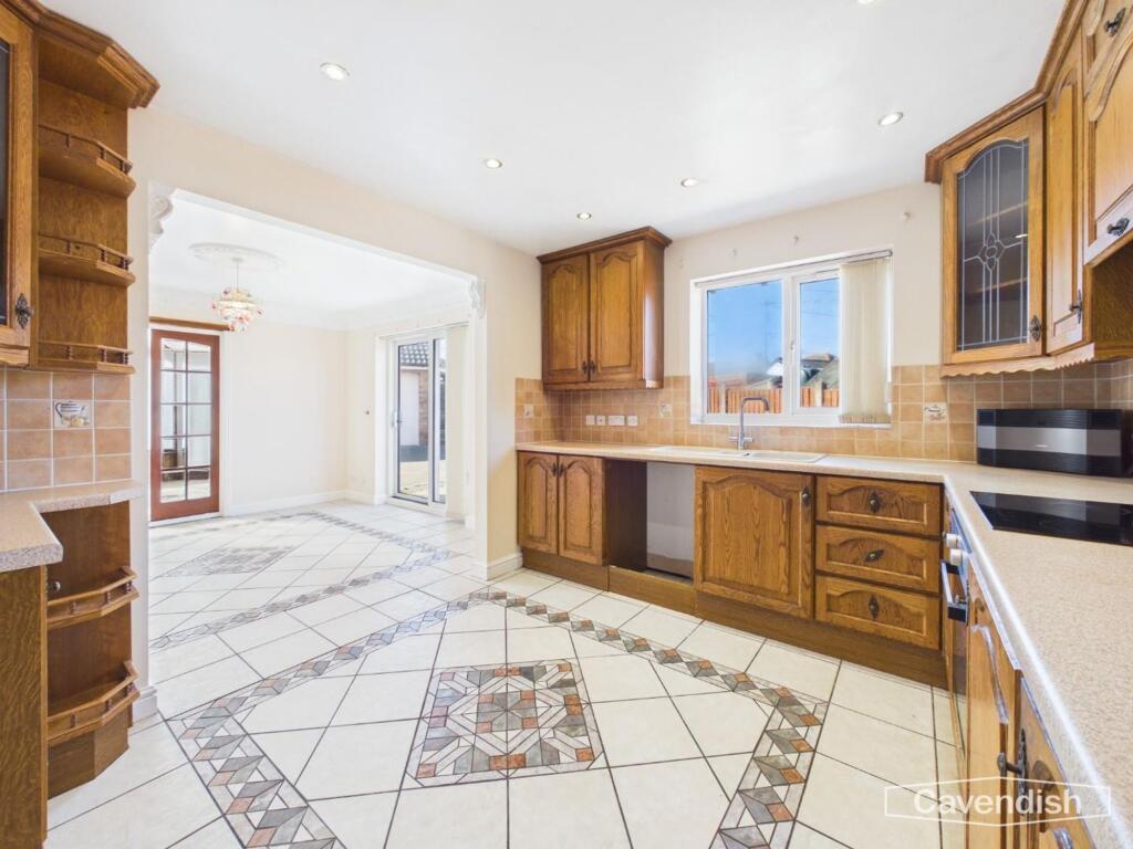 Croeshowell, Llay, LL12 photo 4