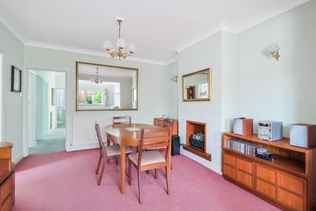 House in Epsom, Cuddington, West Ewell - More