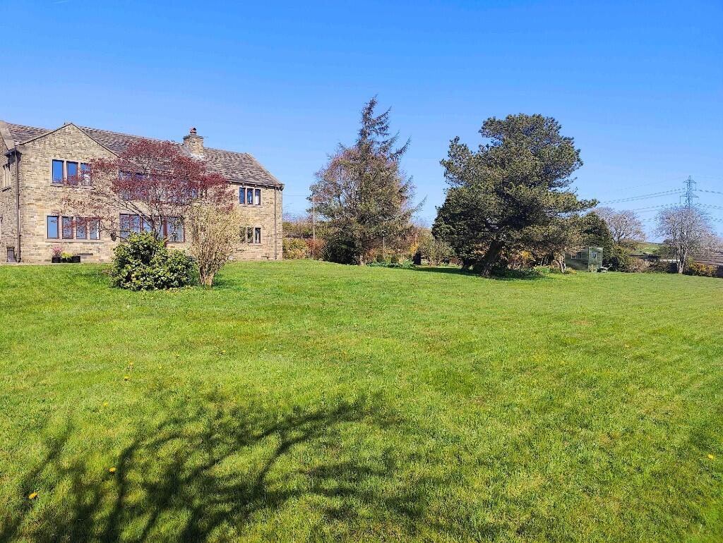 Woodlands, 1 Barms Hill, Northowram, HX3 7TF photo 2