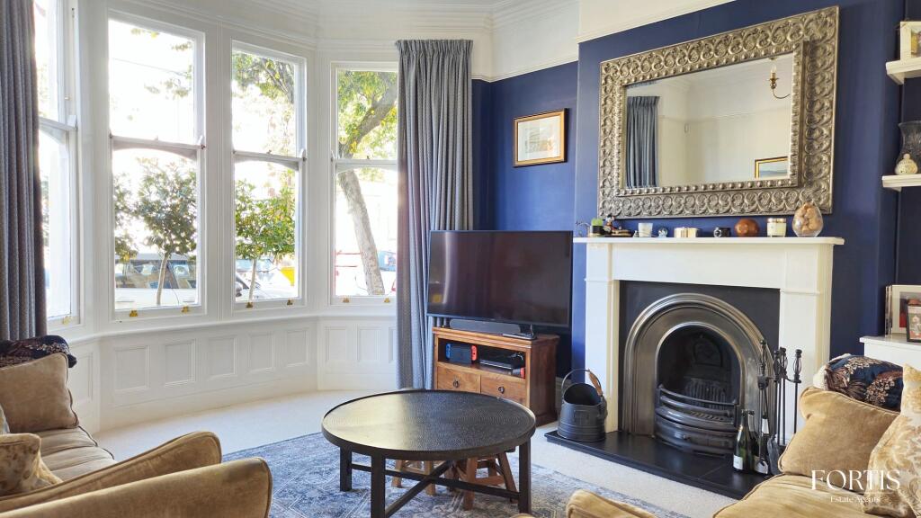 House in Cardiff, Penylan - View 2