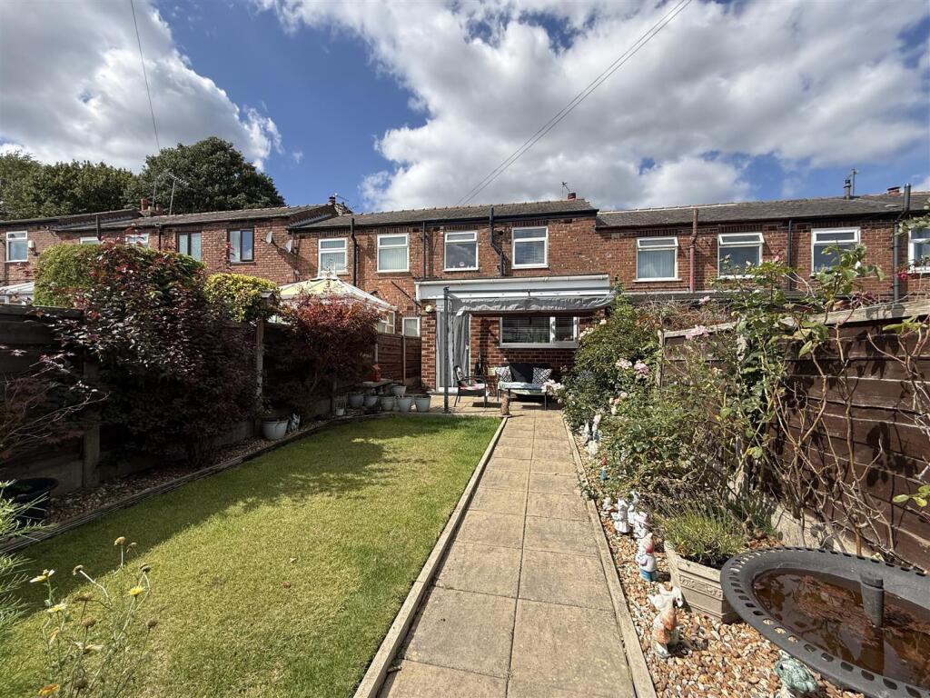 House in Tameside, Greater Manchester - View 4