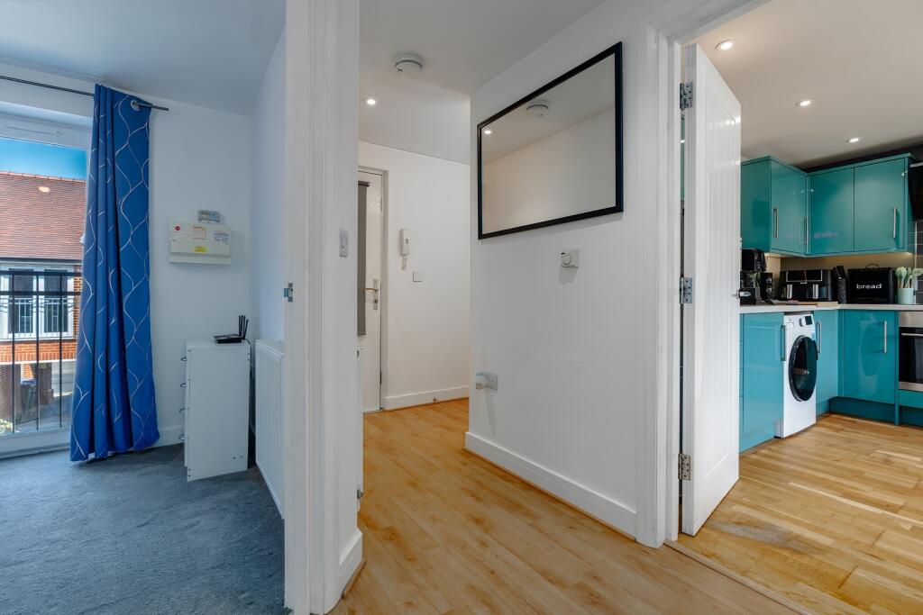 Apartment in Salisbury - More