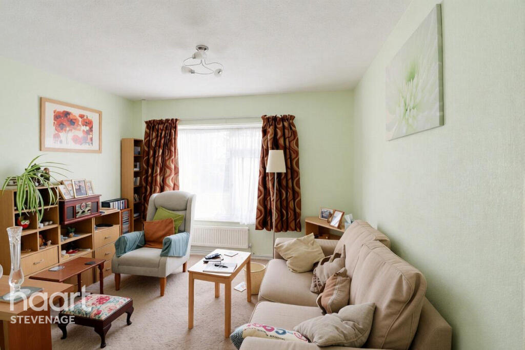 House in Stevenage, Bedwell - More