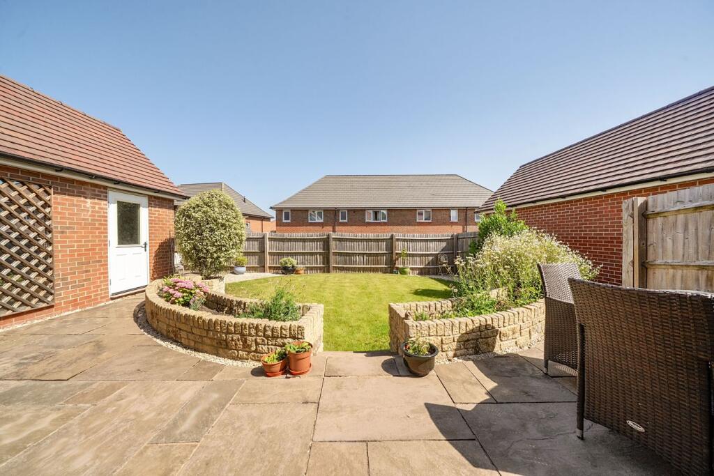 House in Warminster, Tascroft Rise, Wiltshire - View 3