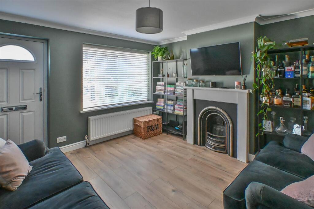 Queen Street, Warley, Brentwood photo 4