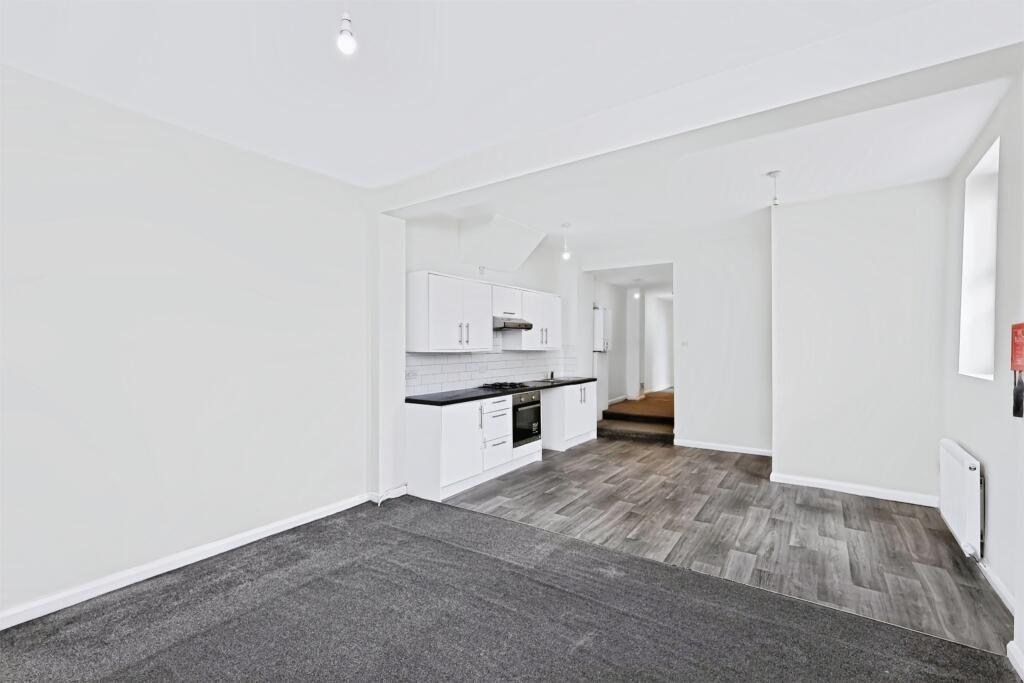 Apartment in Northampton, West Northamptonshire - View 6