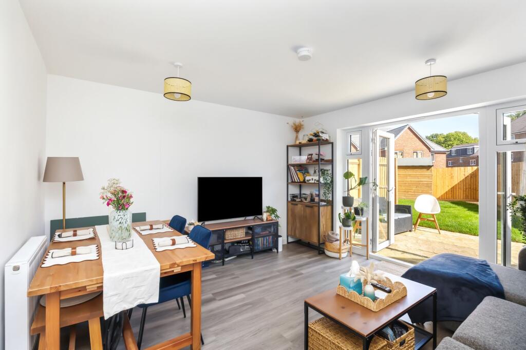 House in Crawley, Riverbrook place, Forge Wood - View 3