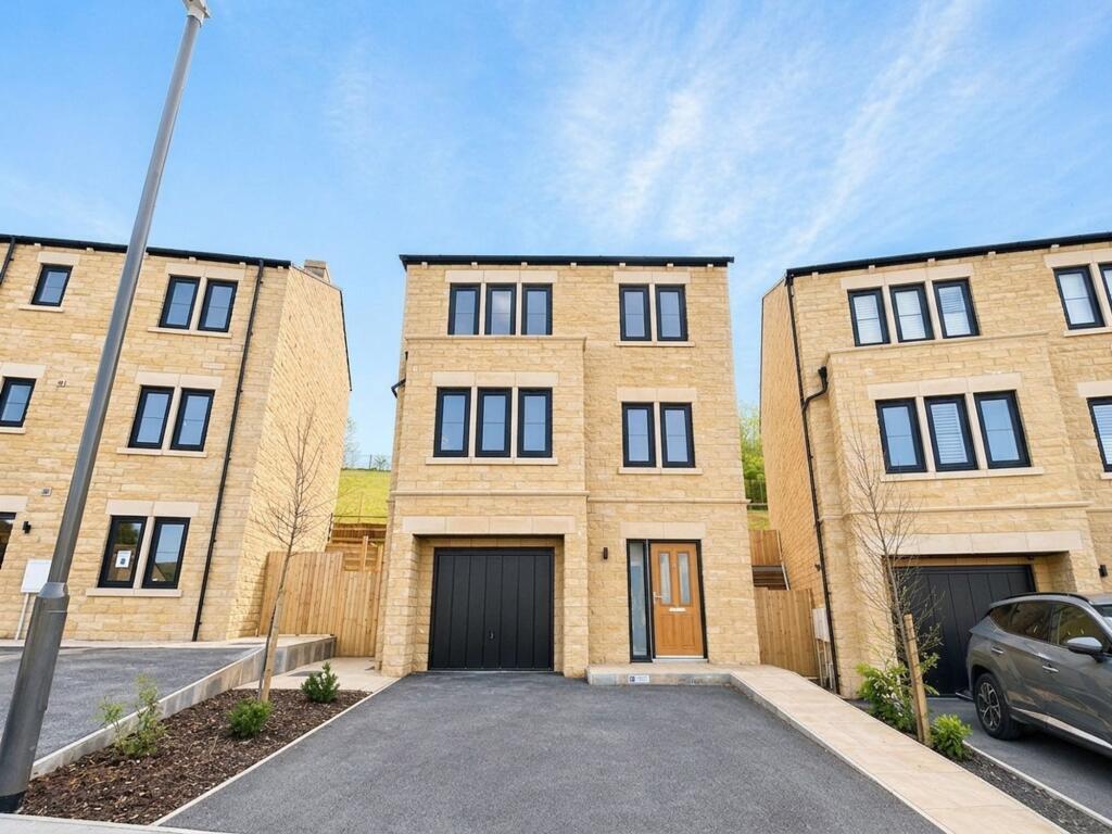 4-bed detached on Hadfield, Glossop, SK13, £460,000