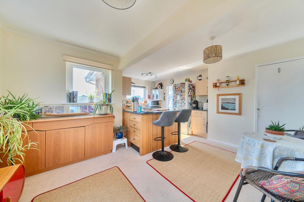 Bourne Close, Salisbury, SP1 photo 4