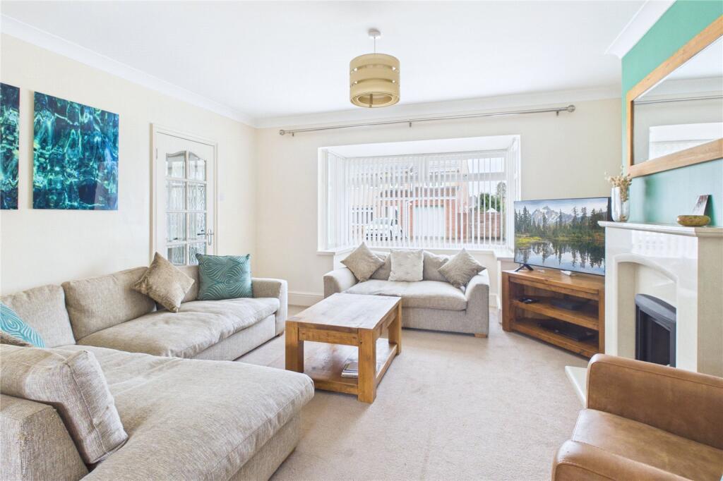 Coln Crescent, Greenmeadow, Swindon, SN25 photo 2