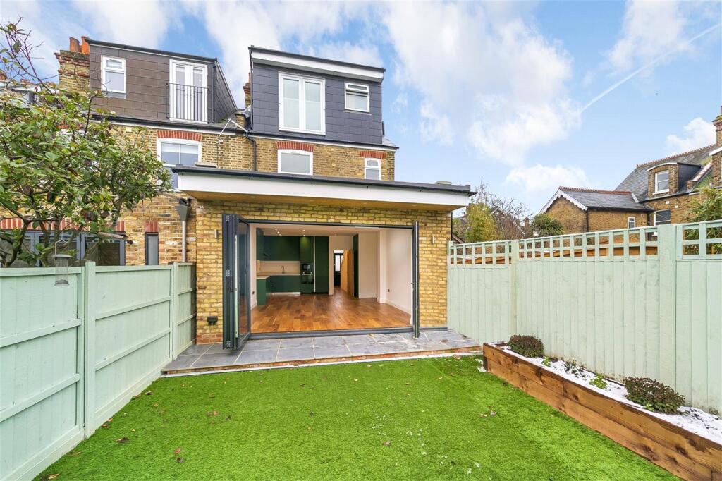 House in Twickenham - View 4