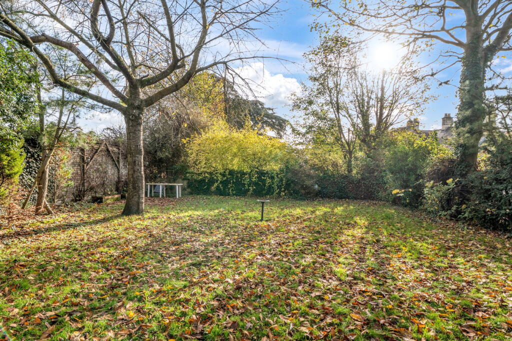 Cainscross Road, Stroud, GL5 photo 2