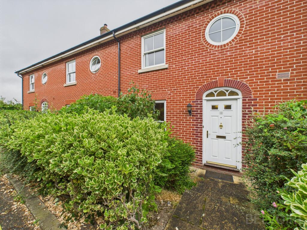 3-bed terraced on Cotton Lane, Bury St Edmunds, IP33, £325,000