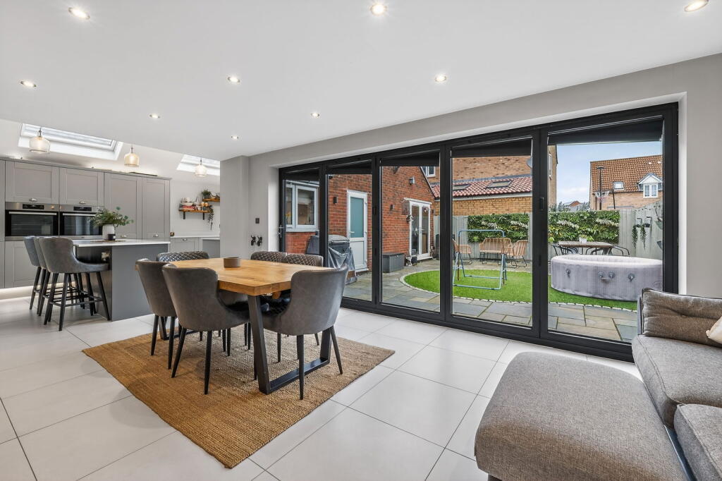 Brambling Gardens,Wixams,Bedford,MK42 6BN photo 3