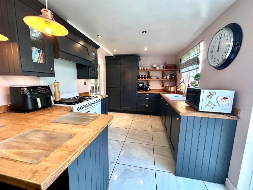 House in Kirklees, West Yorkshire - More