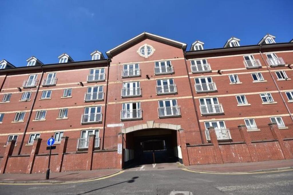 Apartment in Newcastle upon Tyne - View 4
