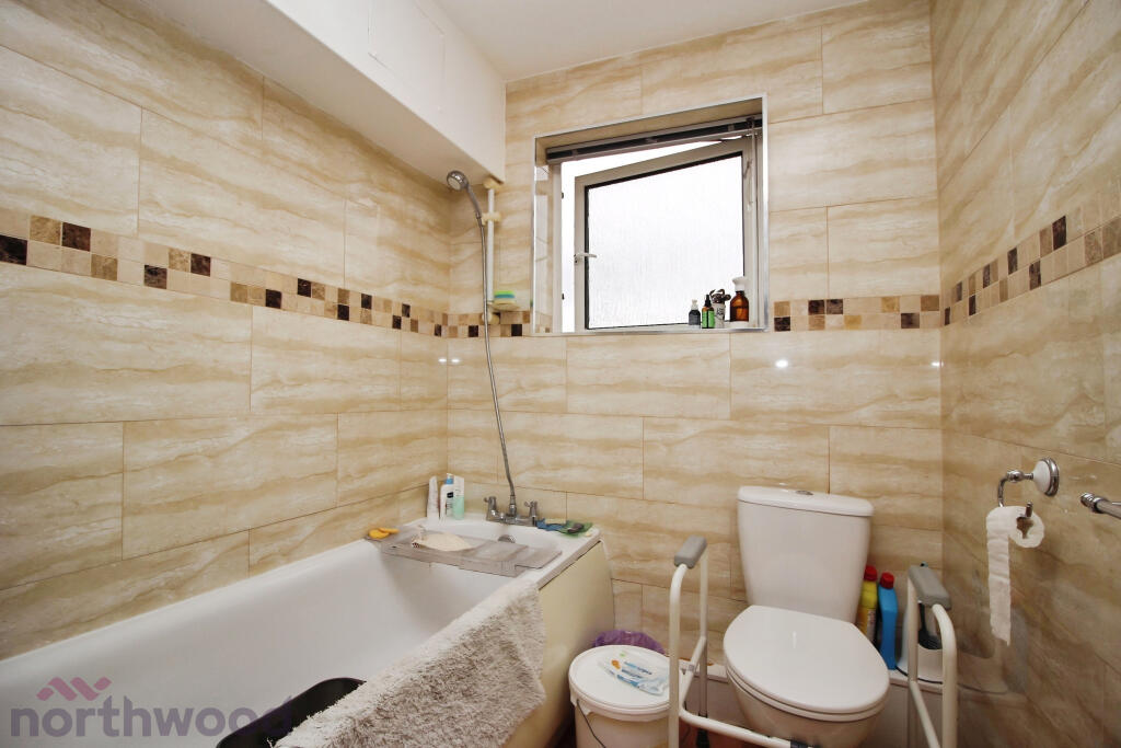 Apartment in Hemel Hempstead - View 5