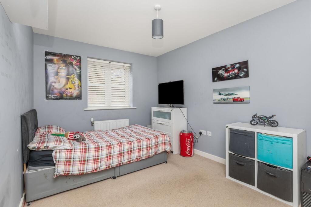 House in Horsham, Broadbridge Heath - View 6