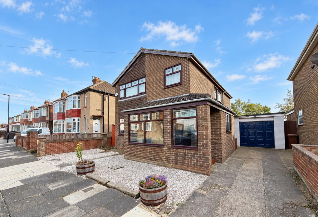 5-bed detached on Glentower Grove, Seaton Carew, Hartlepool, £275,000