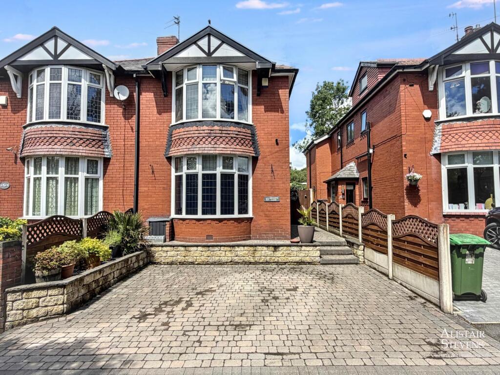 Main image of property: Heights Lane, Oldham