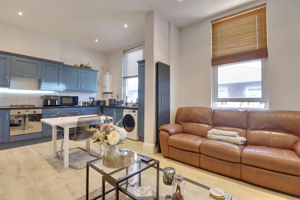 Apartment in Portsmouth - View 3