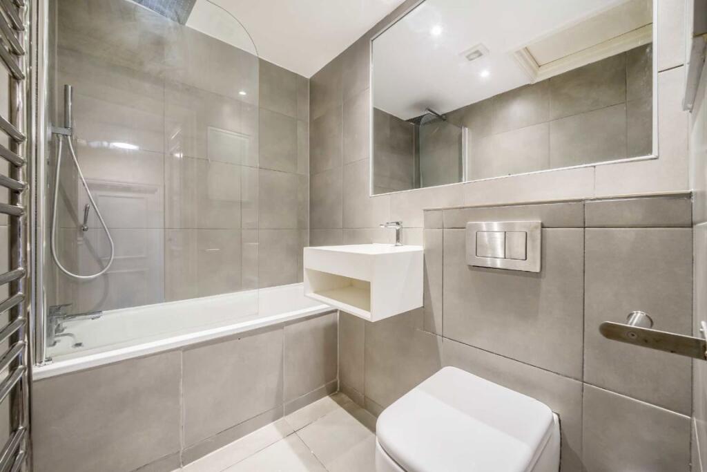 Apartment in London - More