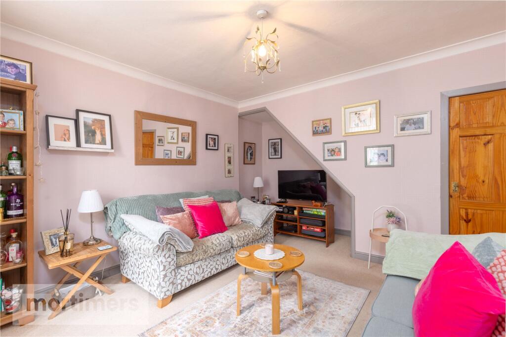 House in Ribble Valley, Low Moor, Clitheroe - More