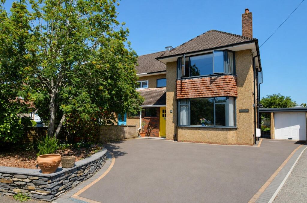 Main image of property: The Crescent, Backwell