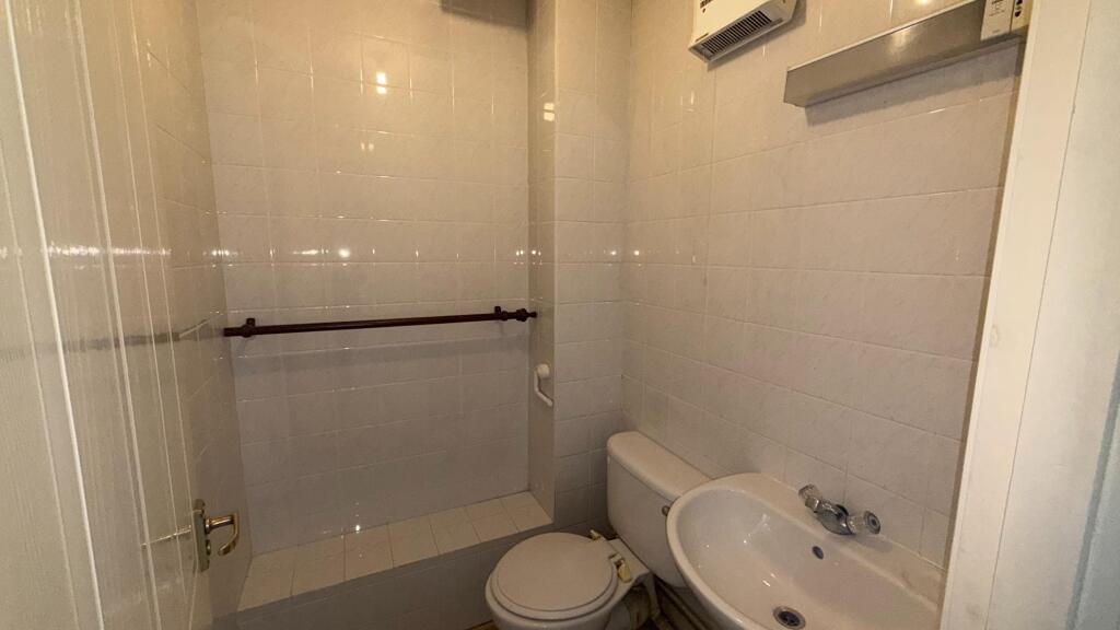 Apartment in Stockport, Woodley - View 5