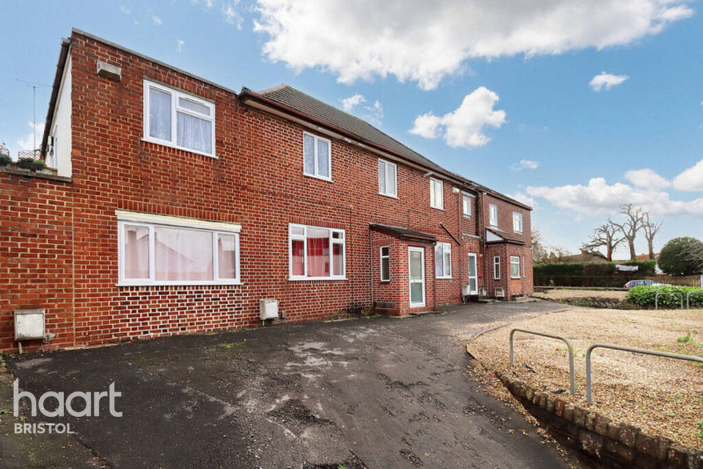 Apartment in Bristol, Shirehampton - View 2