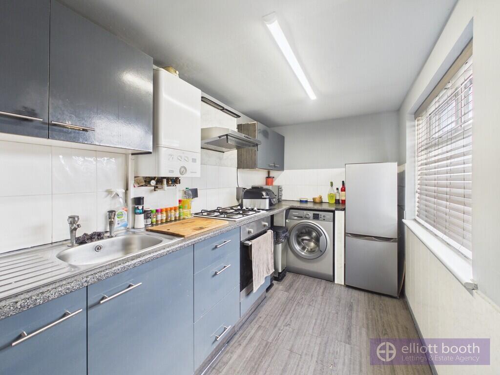 32 Beardshaw Avenue photo 4