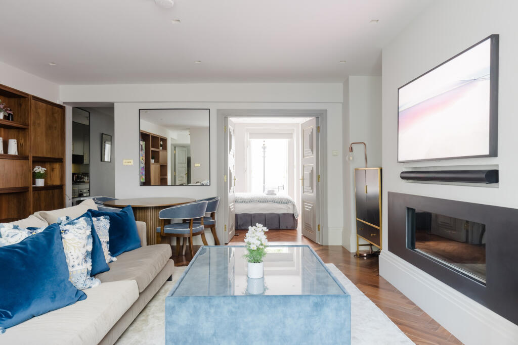 Main image of property: Palace Gardens Terrace, London, W8