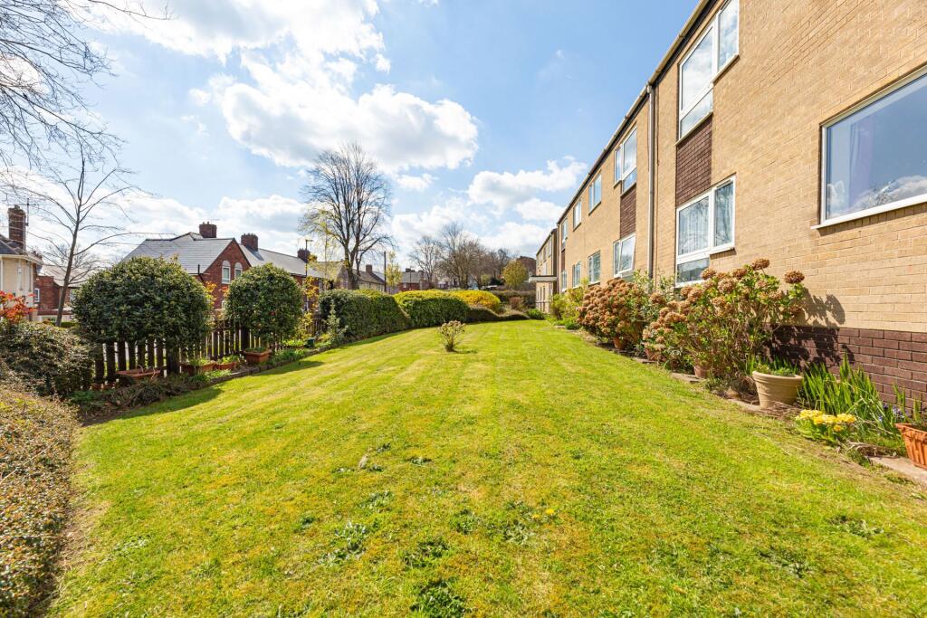 Apartment in Sheffield - View 3