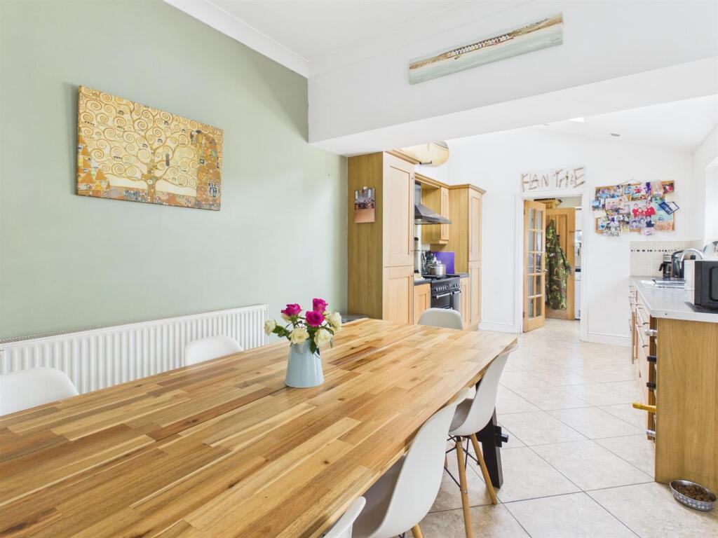 Newton Nottage Road, Porthcawl - More