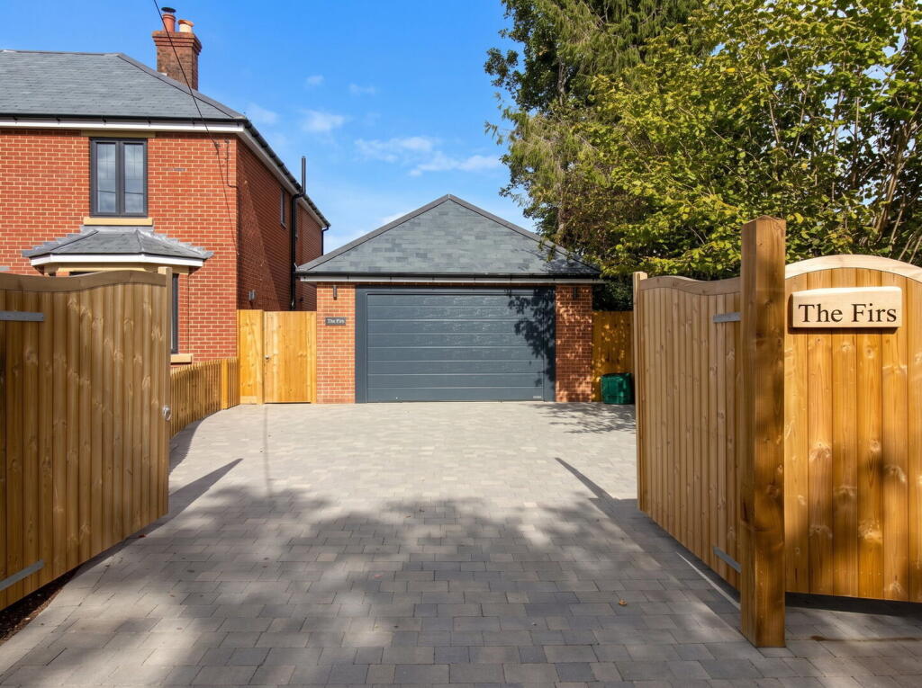 House in Alresford, Woodlands, New Alresford - View 4