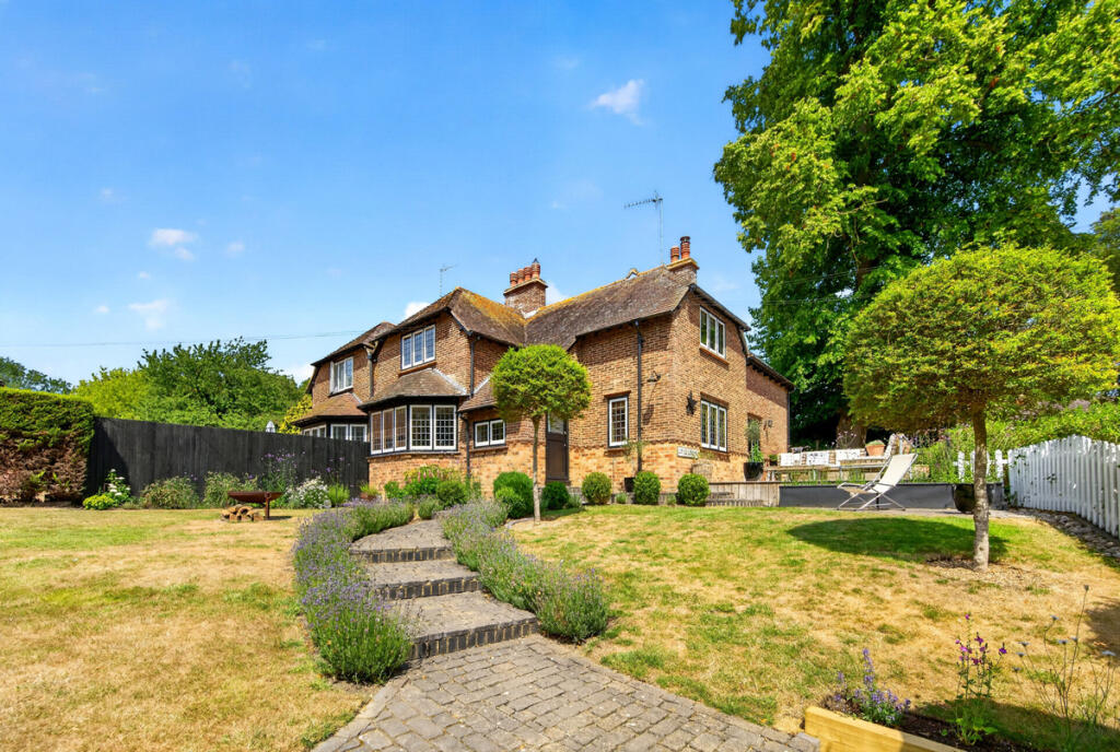 Main image of property: Winwick, Northamptonshire, NN6 7PD