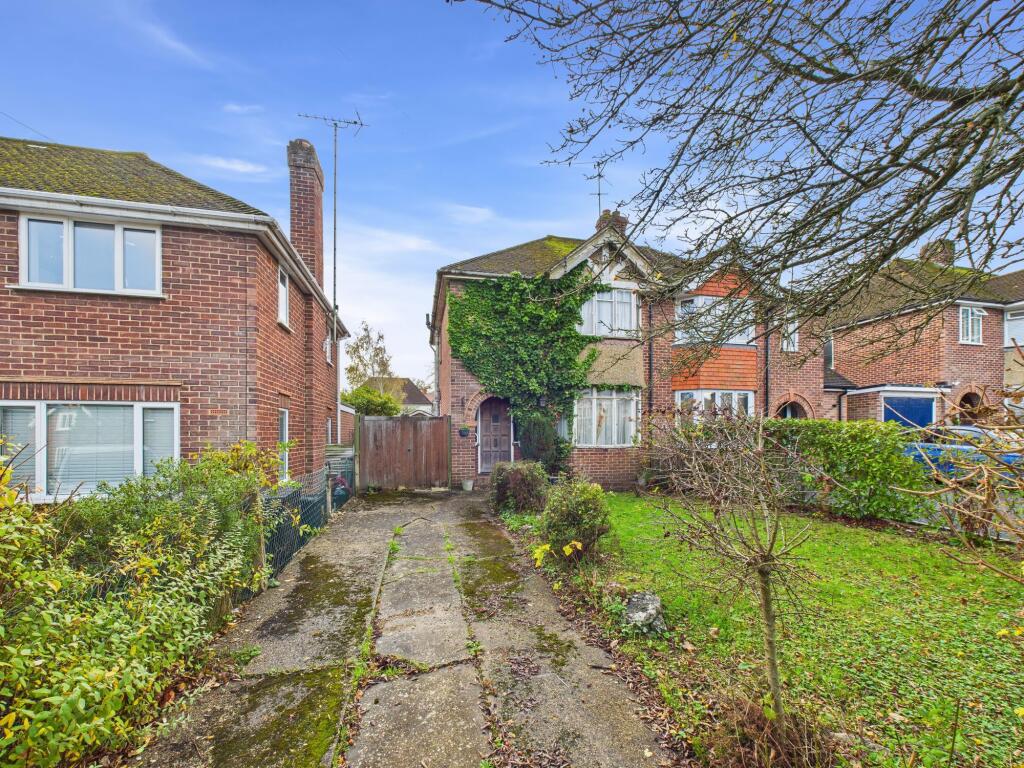 2-bed semi-detached on Redhatch Drive, Earley, RG6, £400,000