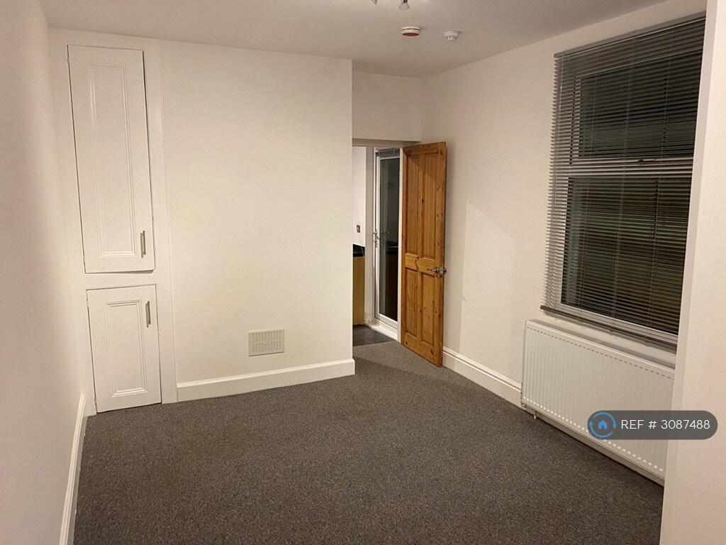 Apartment in Plymouth - More