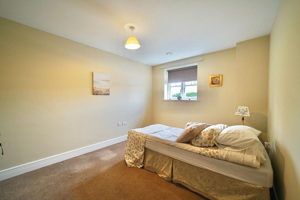 Additional image 6 of High Street, Knowle, B93