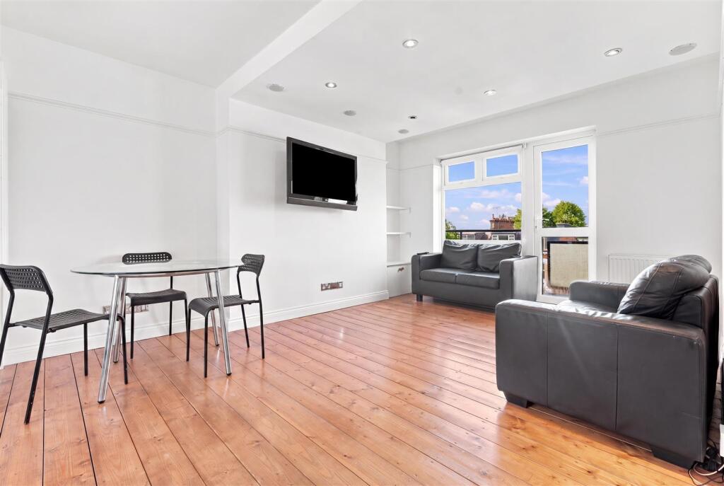 Apartment in London - View 3