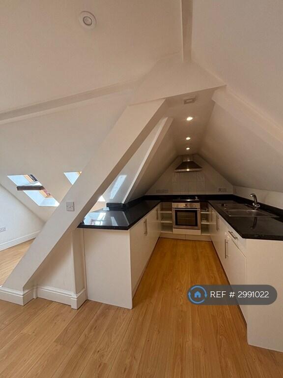 Apartment in Bromley - View 4