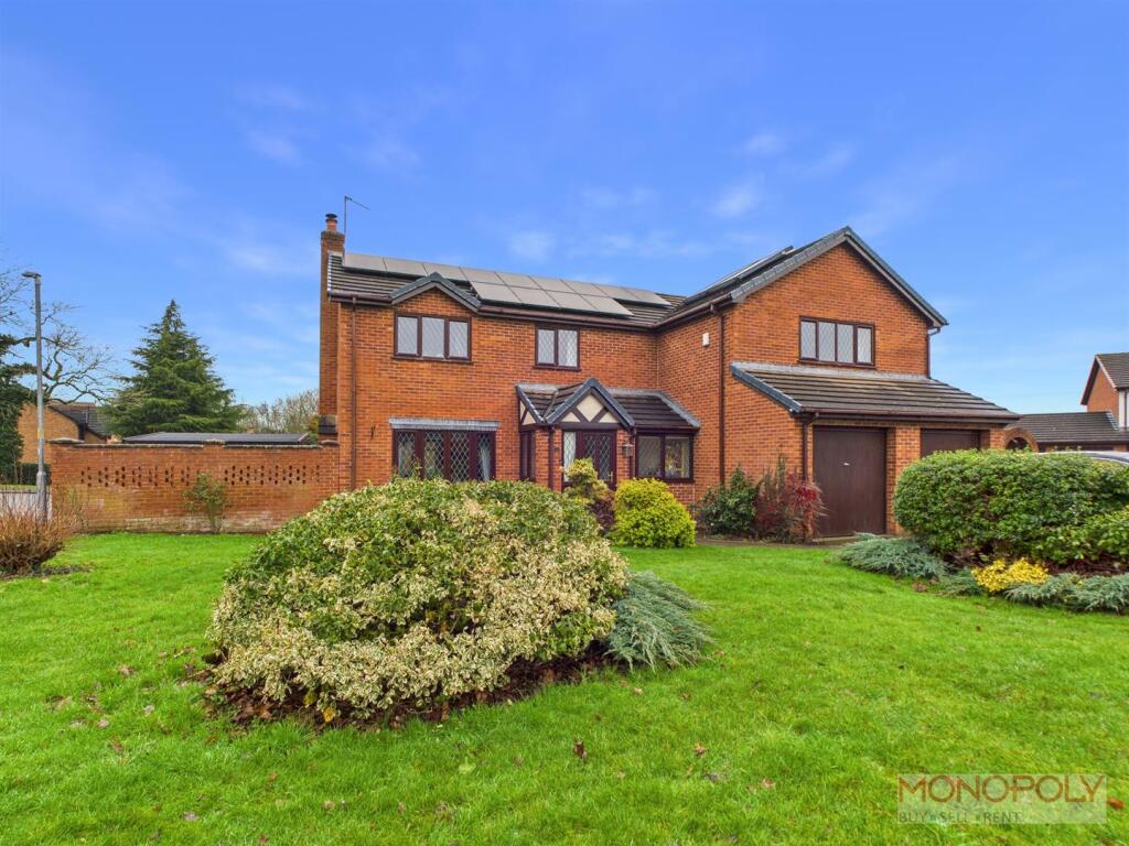 4-bed detached on Farm View, Cross Lanes, Wrexham, £450,000