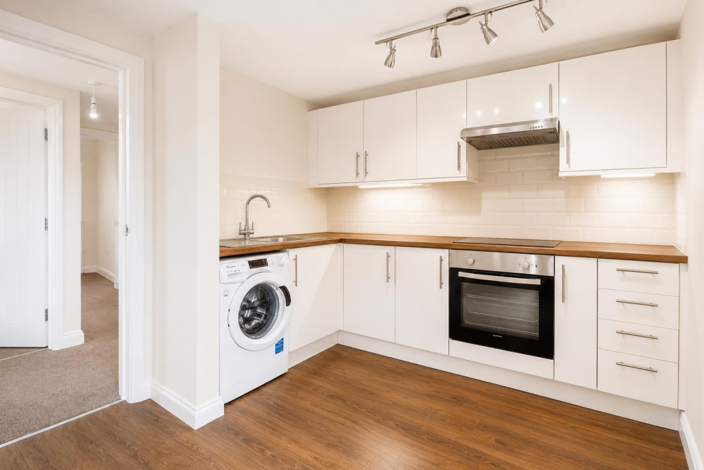 Apartment in Bristol, Horfield - View 3