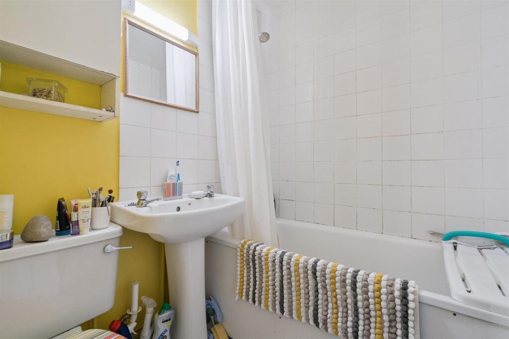 Studio house on Brightwell Crescent, Tooting, £600,000