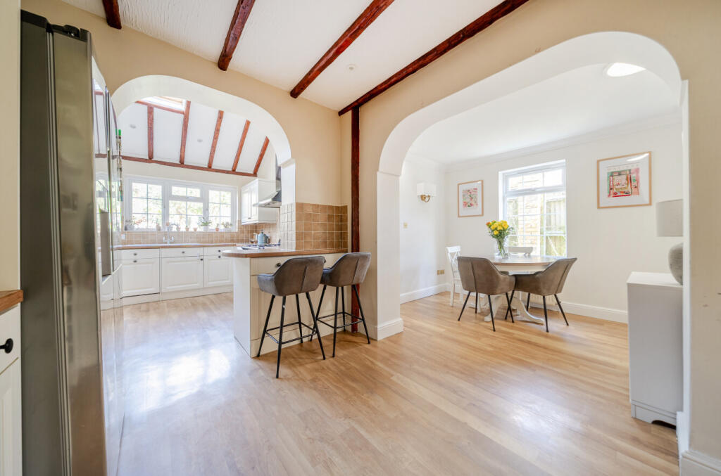 House in Havant, Hampshire - View 4